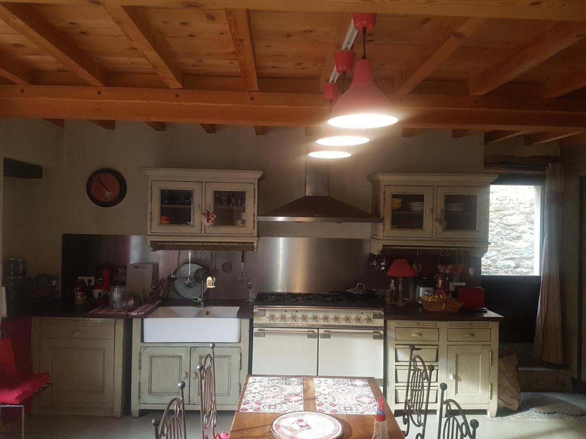 Magnifique villa dans un écrin de verdure. Mas-des-Cours Esterno foto