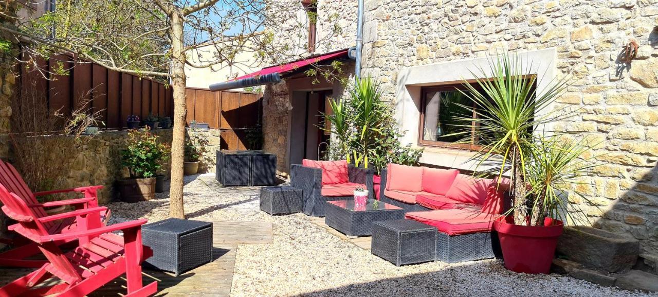 Magnifique villa dans un écrin de verdure. Mas-des-Cours Esterno foto