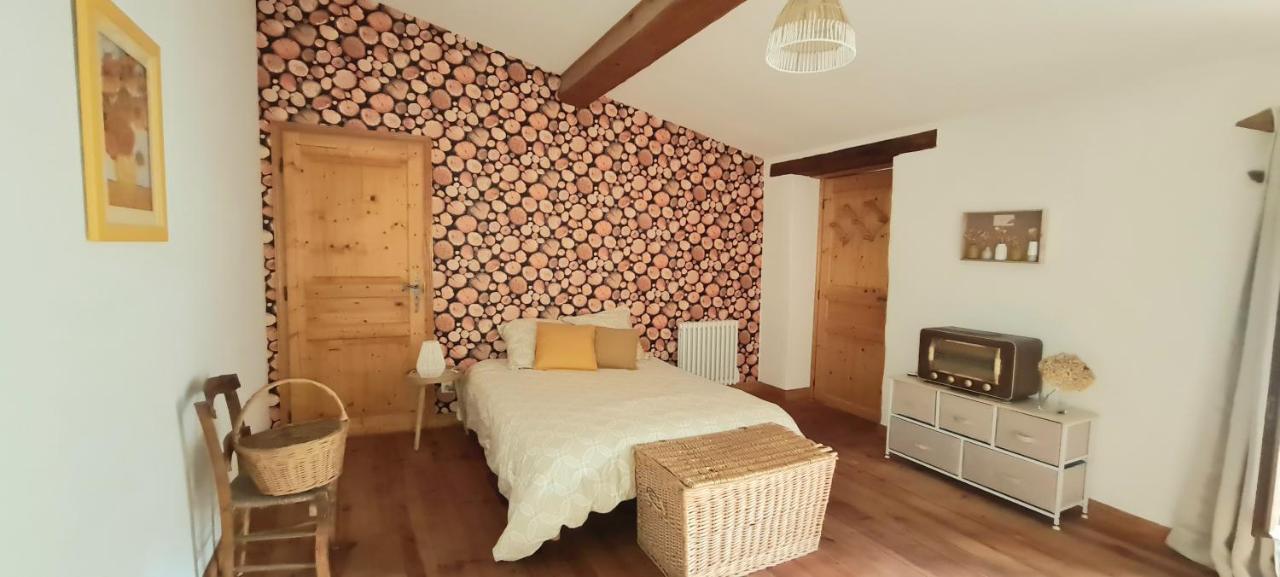Magnifique villa dans un écrin de verdure. Mas-des-Cours Esterno foto